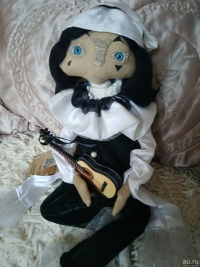 Лот: 15039993. Фото: 1. Пьеро с гитарой, кукла ручной... Авторские куклы, игрушки, поделки