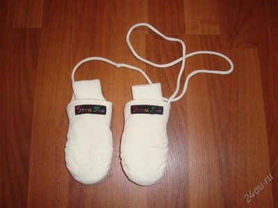 Лот: 2384669. Фото: 1. Рукавички на веревочки для девочки. Шарфы, варежки