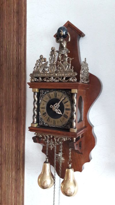 Лот: 11562463. Фото: 1. Часы настенные Zaanse- WUBA Голландия... Предметы интерьера и быта