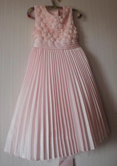 Лот: 4809617. Фото: 1. Нарядное, нежно розовое платье. Платья, сарафаны