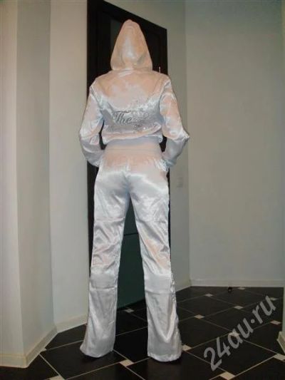 Лот: 384880. Фото: 1. Костюм спортивный женский. Другое (женская одежда)