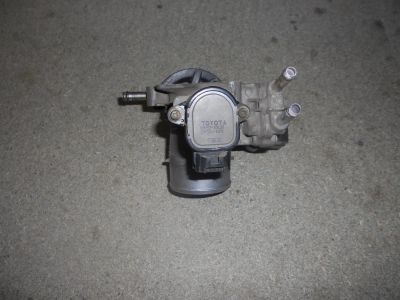 Лот: 3954779. Фото: 1. Дроссельная заслонка toyota 1NZ... Топливная система