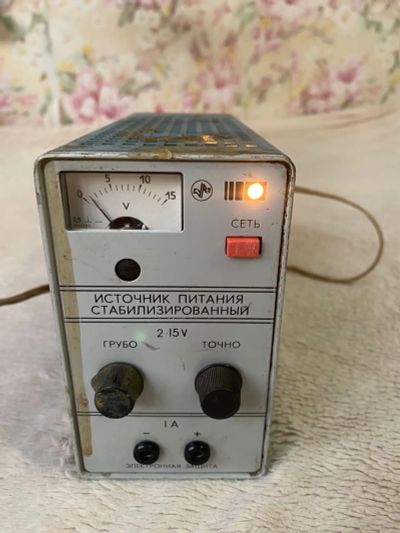 Лот: 21108142. Фото: 1. Источник питания стабилизированный... Другое (радиодетали  (электронные компоненты))