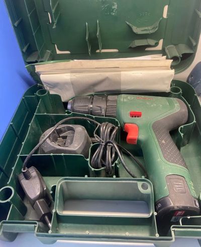 Лот: 20208251. Фото: 1. Дрель-шуруповерт Bosch EasyImpact... Электроинструмент