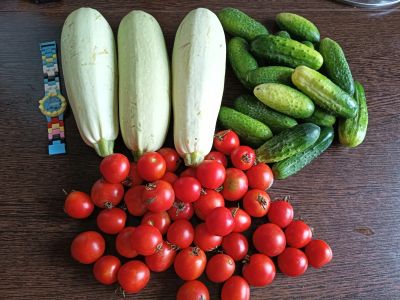 Лот: 23492641. Фото: 1. Помидоры+огурцы+кабачки. Овощи, фрукты, зелень