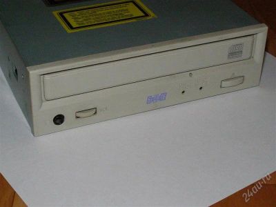 Лот: 1818980. Фото: 1. Раритетный CD-RW Yamaha CRW6416S-NB... Приводы CD, DVD, BR, FDD