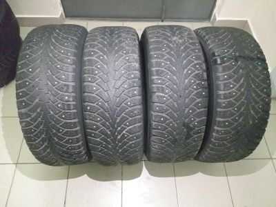 Лот: 16796634. Фото: 1. Комплект зимних шин шипы Nokian... Шины