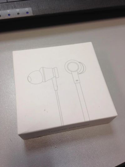 Лот: 9224092. Фото: 1. Наушники Xiaomi Mi In-Ear Headphones... Наушники, гарнитуры
