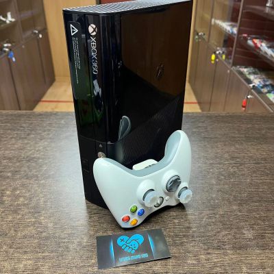 Лот: 17544341. Фото: 1. Игровая приставка Xbox 360 E 320gb... Игровые приставки, консоли