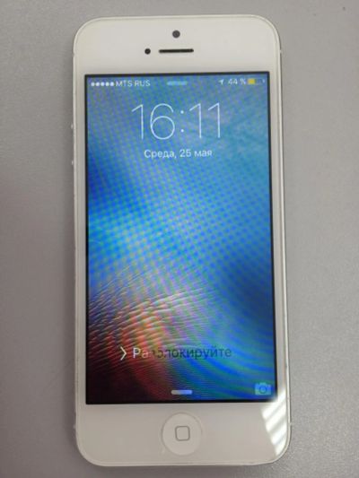 Лот: 7593373. Фото: 1. Apple IPhone 5 16GB White. Смартфоны