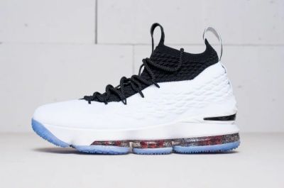Лот: 12051190. Фото: 1. Кроссовки Nike LeBron 15. Кеды, кроссовки, слипоны