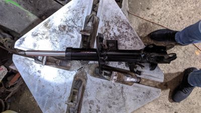 Лот: 14843634. Фото: 1. Комплект стоек Nissan Tiida. Ходовая, подвеска, рулевое управление