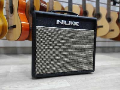 Лот: 24945385. Фото: 1. Цифровой комбоусилитель Nux Mighty... Гитарные эффекты и комбоусилители