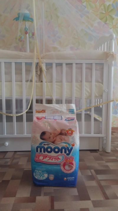 Лот: 8519000. Фото: 1. памперсы для новорожденных Moony. Детская гигиена