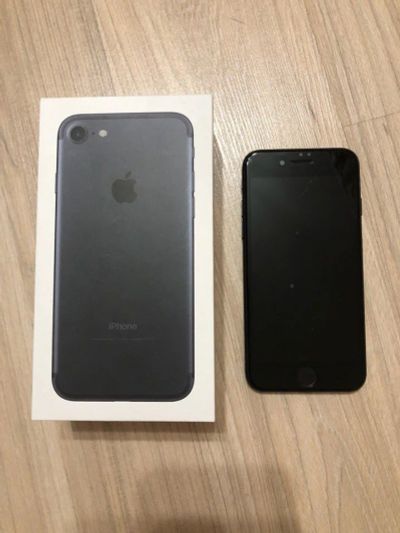 Лот: 11033859. Фото: 1. iPhone 7 32gb Black в идеале. Смартфоны