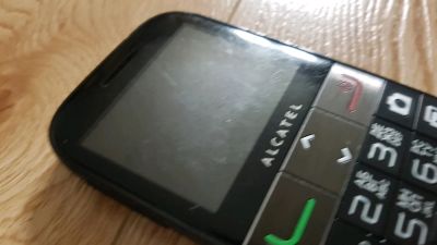 Лот: 11532777. Фото: 1. Мобильный телефон Alcatel One... Кнопочные мобильные телефоны