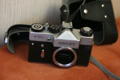 Лот: 7471951. Фото: 1. Фотоаппарат Зенит Е ТТЛ. Плёночные зеркальные