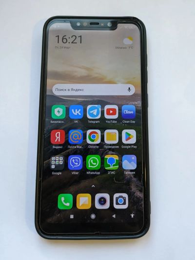 Лот: 20078638. Фото: 1. Pocophone F1. Смартфоны