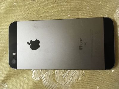 Лот: 12585916. Фото: 1. Apple se. Смартфоны