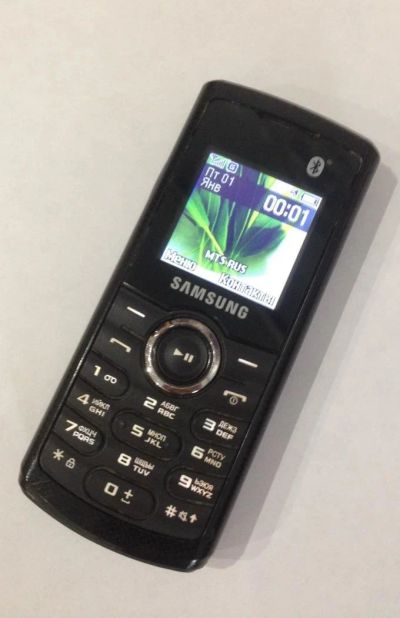 Лот: 8016063. Фото: 1. Телефон Samsung E2121B - звонилка... Кнопочные мобильные телефоны