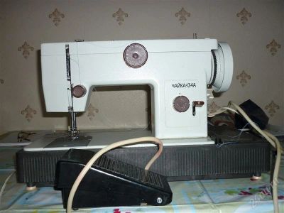 Лот: 2335235. Фото: 1. Швейная машинка. Швейная, вязальная