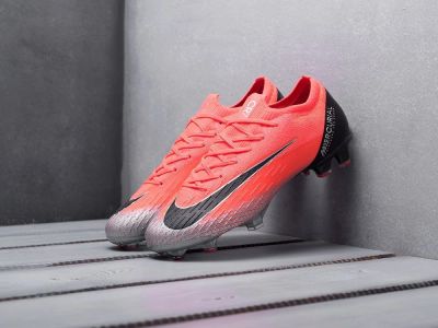 Лот: 13379010. Фото: 1. Футбольная обувь NIke Mercurial... Кеды, кроссовки, слипоны