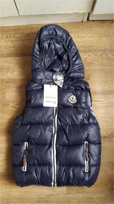 Лот: 8268152. Фото: 1. Продам новый жилет Монклер (Moncler... Верхняя одежда