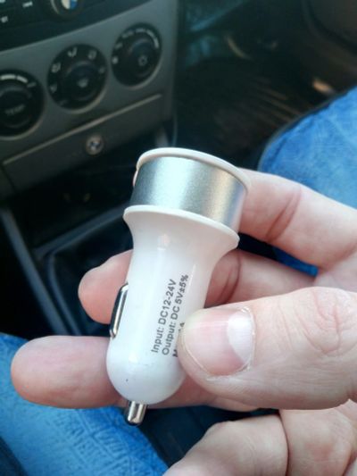 Лот: 18292713. Фото: 1. Зарядка usb от прикуривателя машины. Зарядные устройства, блоки питания, адаптеры сетевые для смартфонов