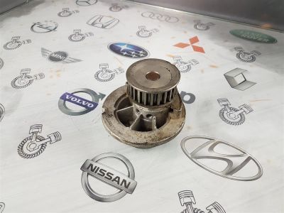 Лот: 23592004. Фото: 1. Помпа Opel Astra G, Corsa C Z14XE. Двигатель и элементы двигателя
