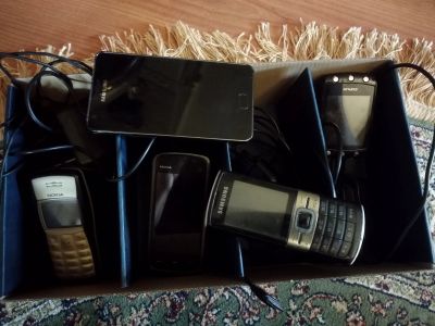 Лот: 16097431. Фото: 1. Набор старых телефонов. На удивление... Чехлы, бамперы