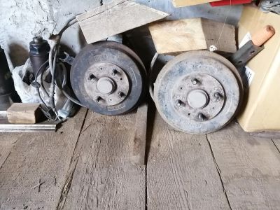 Лот: 16137202. Фото: 1. Задние ступицы в сборе mazda familia. Ходовая, подвеска, рулевое управление