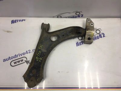 Лот: 21716575. Фото: 1. рычаг Volkswagen Jetta 1K2. Двигатель и элементы двигателя