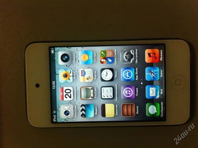 Лот: 2026627. Фото: 1. Apple iPod Touch 4gh 8gb белый. Плееры