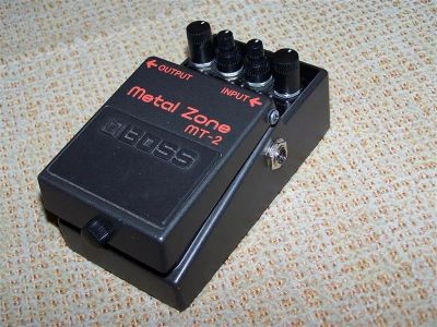 Лот: 291360. Фото: 1. BOSS METAL ZONE MT-2. Гитарные эффекты и комбоусилители