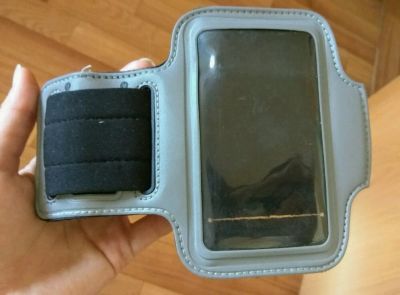 Лот: 9536227. Фото: 1. Чехол для iPhone 4/4s на руку... Чехлы, бамперы