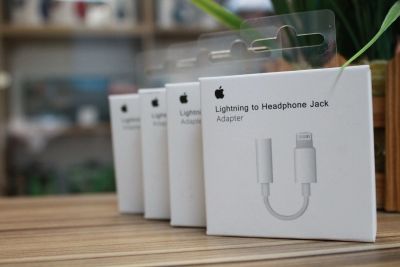 Лот: 17433441. Фото: 1. Переходник Lightning на 3.5Jack. Дата-кабели, переходники