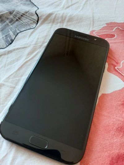 Лот: 15261307. Фото: 1. Samsung galaxy a7 2017. Смартфоны