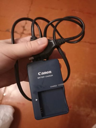 Лот: 19668089. Фото: 1. Зарядное устройство Canon с 1... Аккумуляторы, зарядные