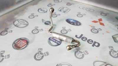 Лот: 24420888. Фото: 1. Трубка масляная Audi A5 CDHB 06H121497A. Двигатель и элементы двигателя