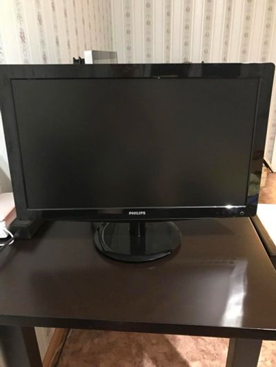 Лот: 9003421. Фото: 1. Монитор Philips. ЖК-мониторы
