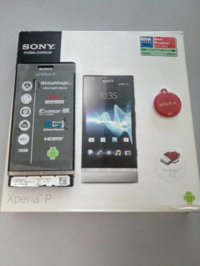 Лот: 16221432. Фото: 1. Смартфон Sony Xperia P. Смартфоны