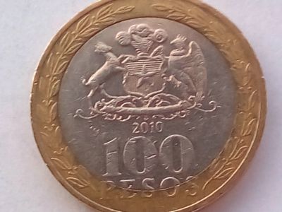 Лот: 15805748. Фото: 1. Монета Чили 100 песо биметалл. Америка
