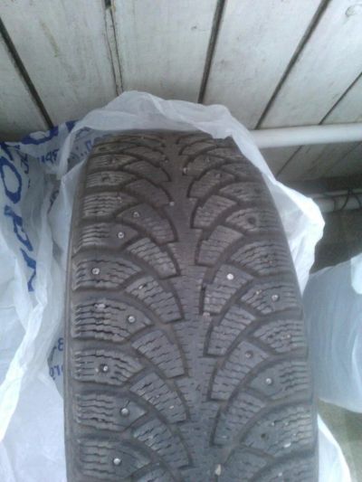 Лот: 10537665. Фото: 1. Шины Nokian R15 195/60 зима шипы... Шины
