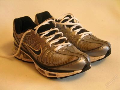 Лот: 2006423. Фото: 1. Беговые кроссовки Nike Air (42... Кеды, кроссовки, слипоны