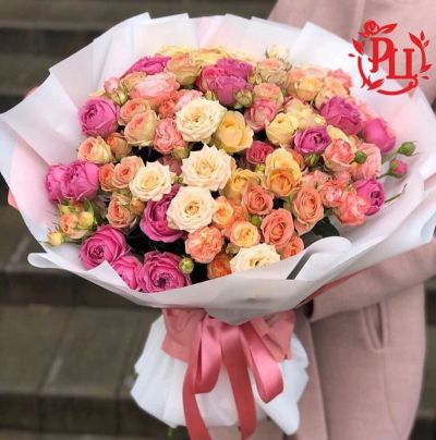 Лот: 15537686. Фото: 1. Букет из кустовых роз "Обояние... Свежие цветы