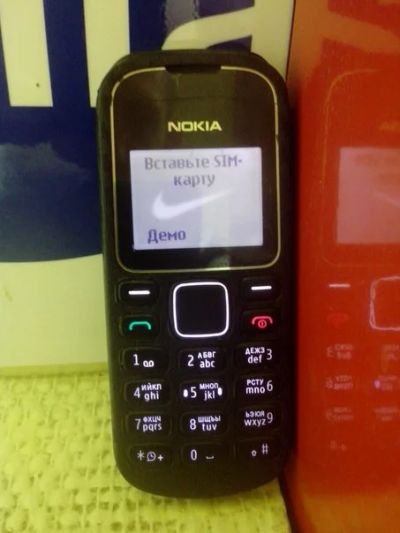 Лот: 4282244. Фото: 1. Nokia 1280...Весь в карбоне(Перед... Кнопочные мобильные телефоны