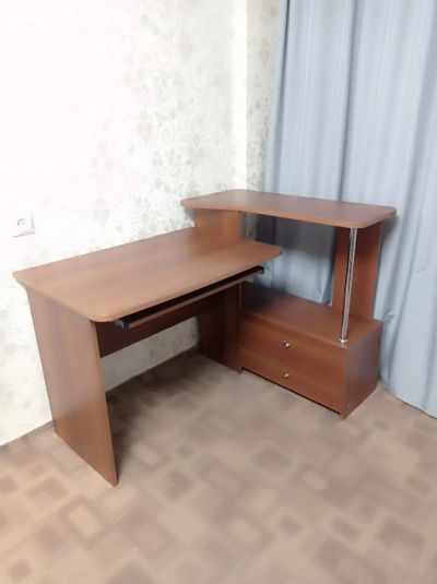 Лот: 22847853. Фото: 1. Компьютерный стол. Компьютерные и письменные столы