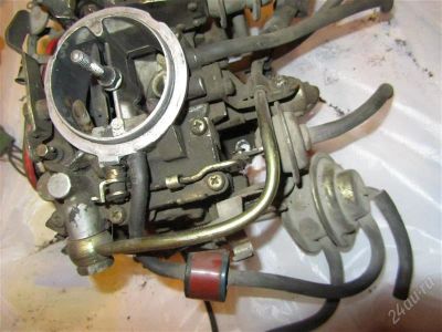 Лот: 2459362. Фото: 1. Карбюратор Toyota corolla 1984г... Топливная система