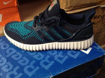 Лот: 8077771. Фото: 1. Кроссовки Adidas ultra boost. Кеды, кроссовки, слипоны