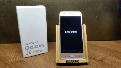 Лот: 9588093. Фото: 1. Смартфон Samsung Galaxy J5 Prime... Смартфоны